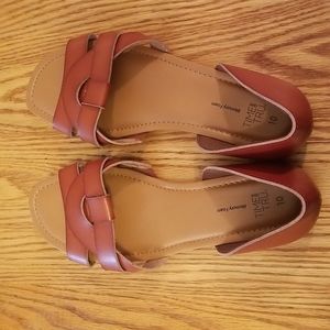 Time & Tru, Tan Sandals with a back and toe cut out, Size 10